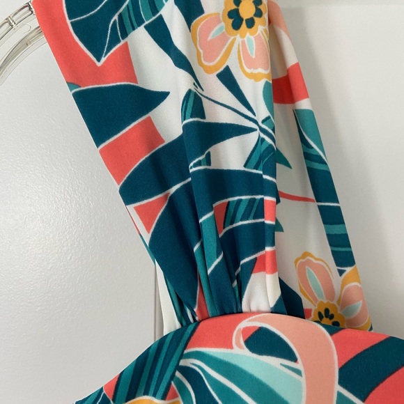 LIKE NEW BEAUTIFUL JANTZEN SWIMSUIT! - Picture 3 of 7